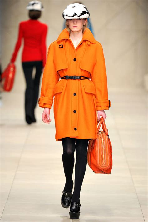 burberry walk in the rain bowler bag 2011|London Fashion Week: Burberry Prorsum A/W 2011.